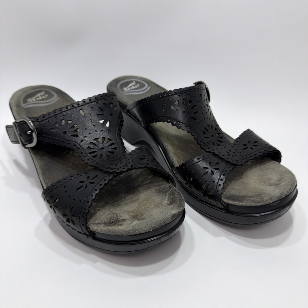Dansko Sapphire Slide Sandal Black Leather Laser Cutout Eyelet Women’s Size 8/39